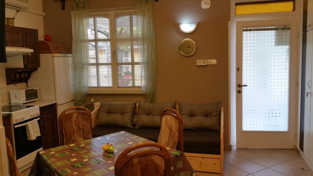 Apartment Patricia With Garden Budapest Phòng bức ảnh