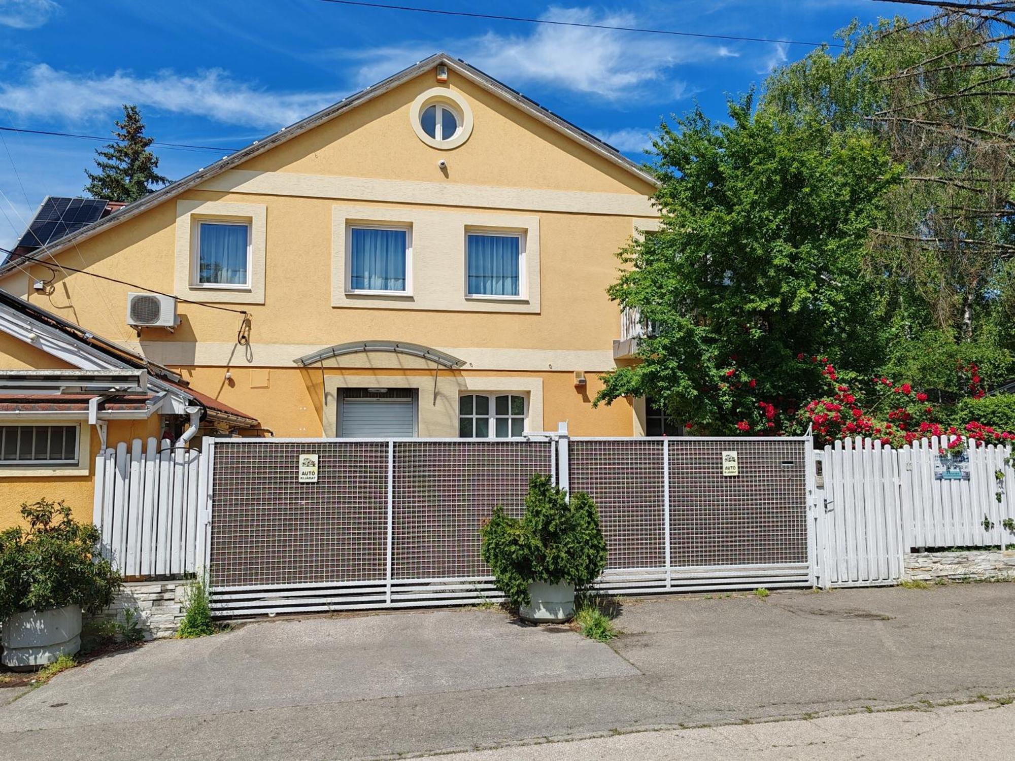 Apartment Patricia With Garden Budapest Ngoại thất bức ảnh